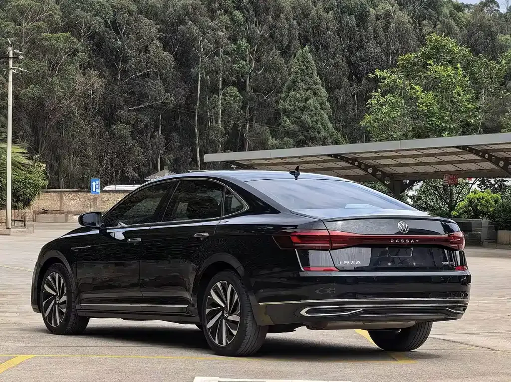 Volkswagen Passat — фото 4