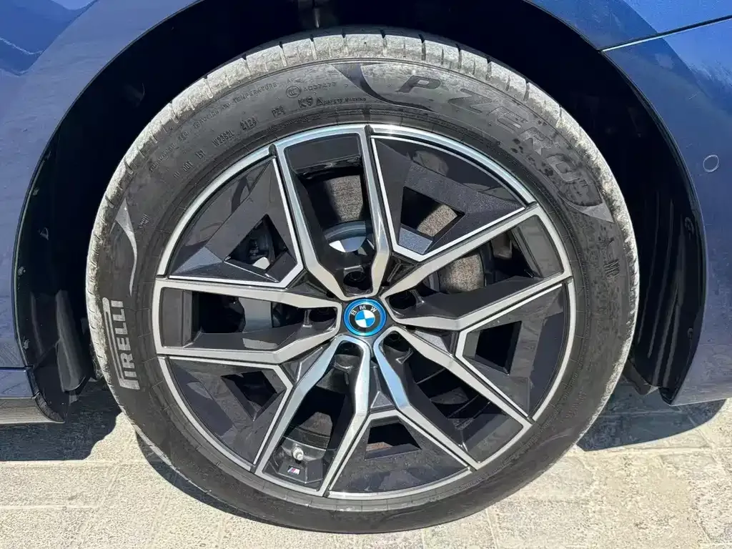 BMW i5 — фото 4