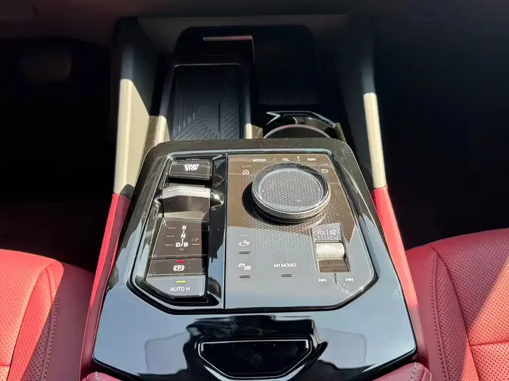 BMW i5 — фото 2