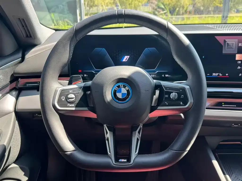 BMW i5 — фото 3