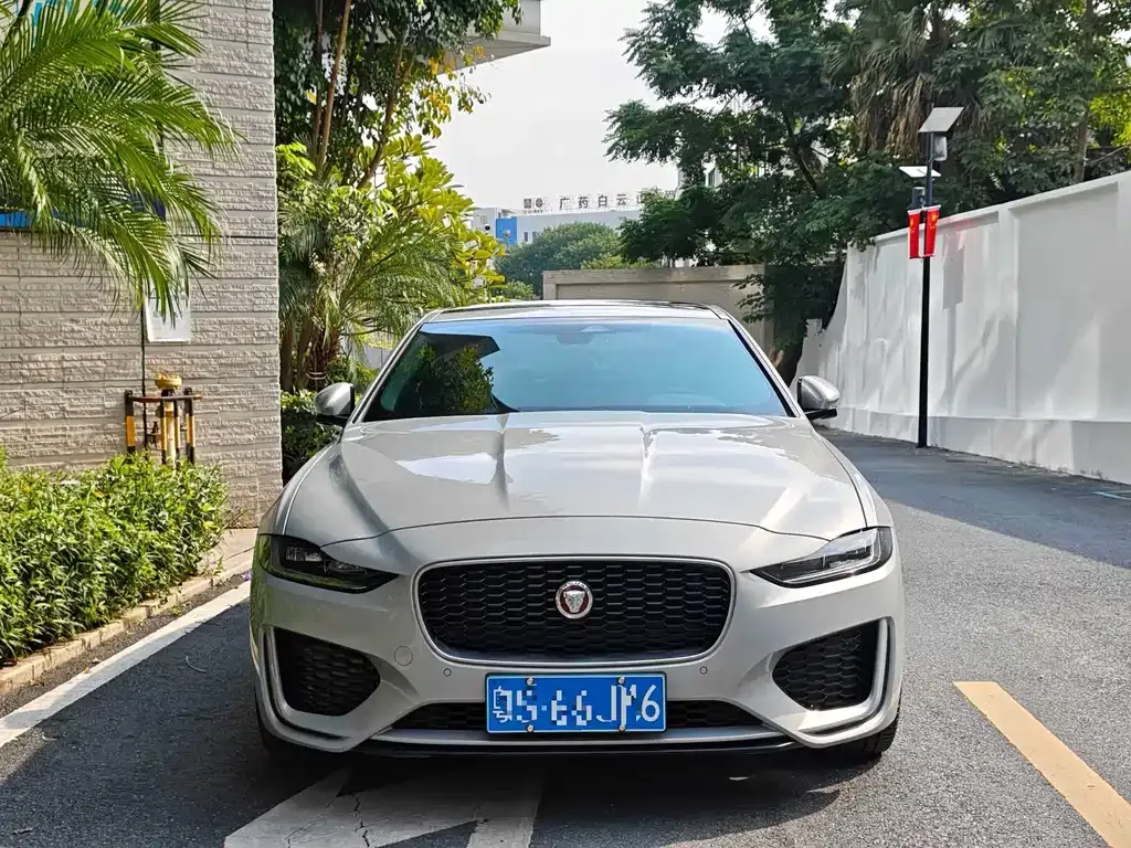 Jaguar XEL — фото 10