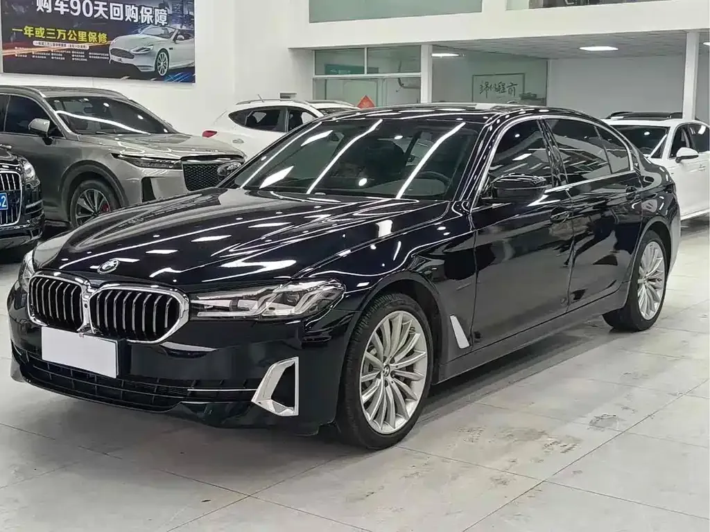 BMW 5 Series — фото 1