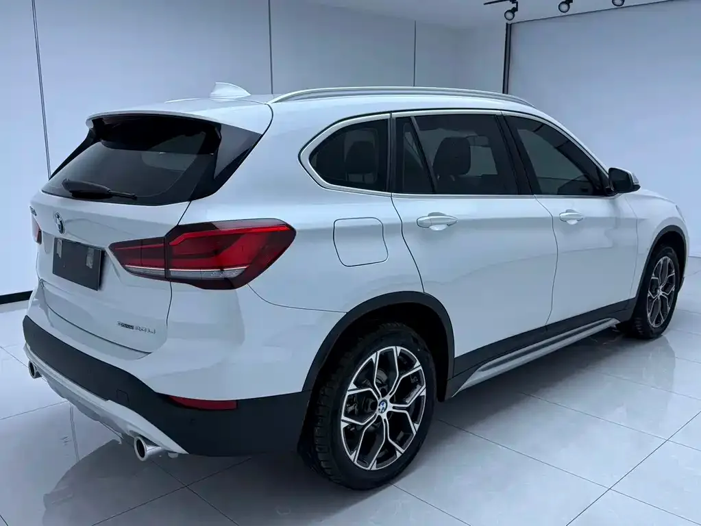 BMW X1 — фото 5