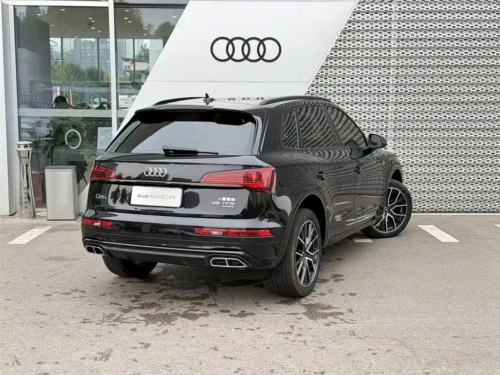Audi Q5L — фото 3