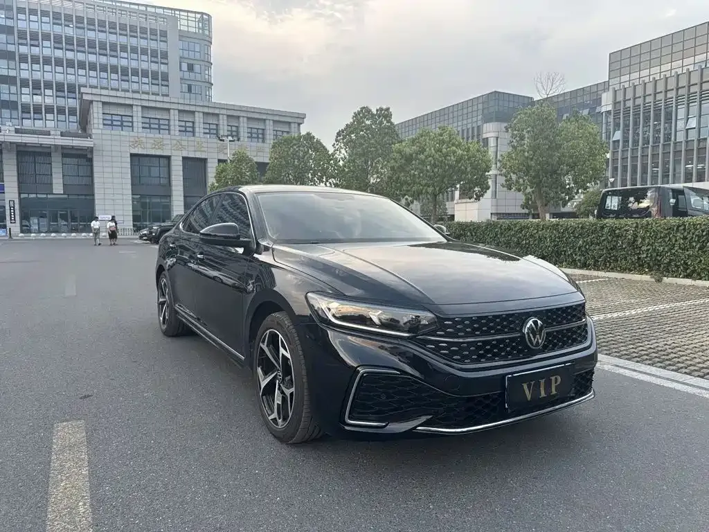 Volkswagen Passat — фото 6