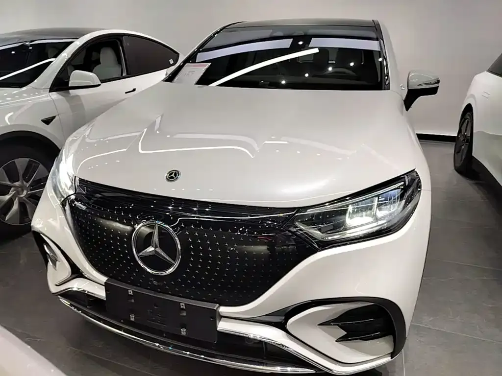 Mercedes-Benz EQE SUV — фото 4