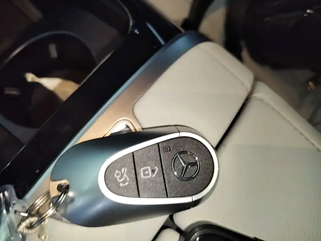 Mercedes-Benz EQE SUV — фото 2