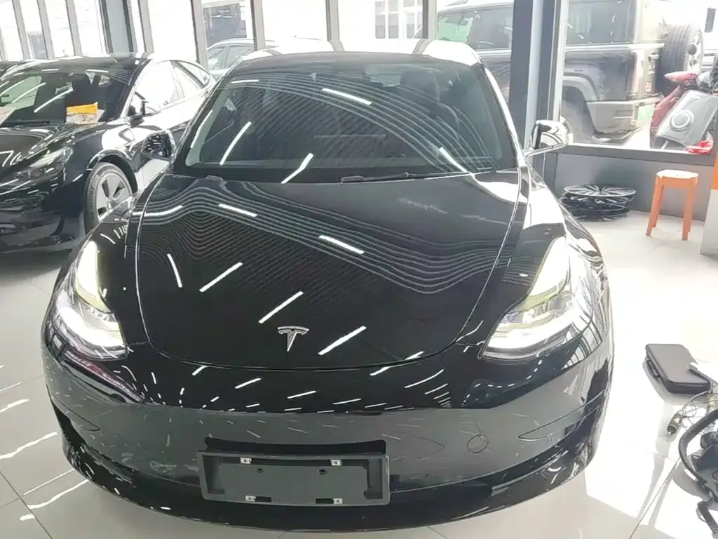 Tesla Model 3 — фото 9