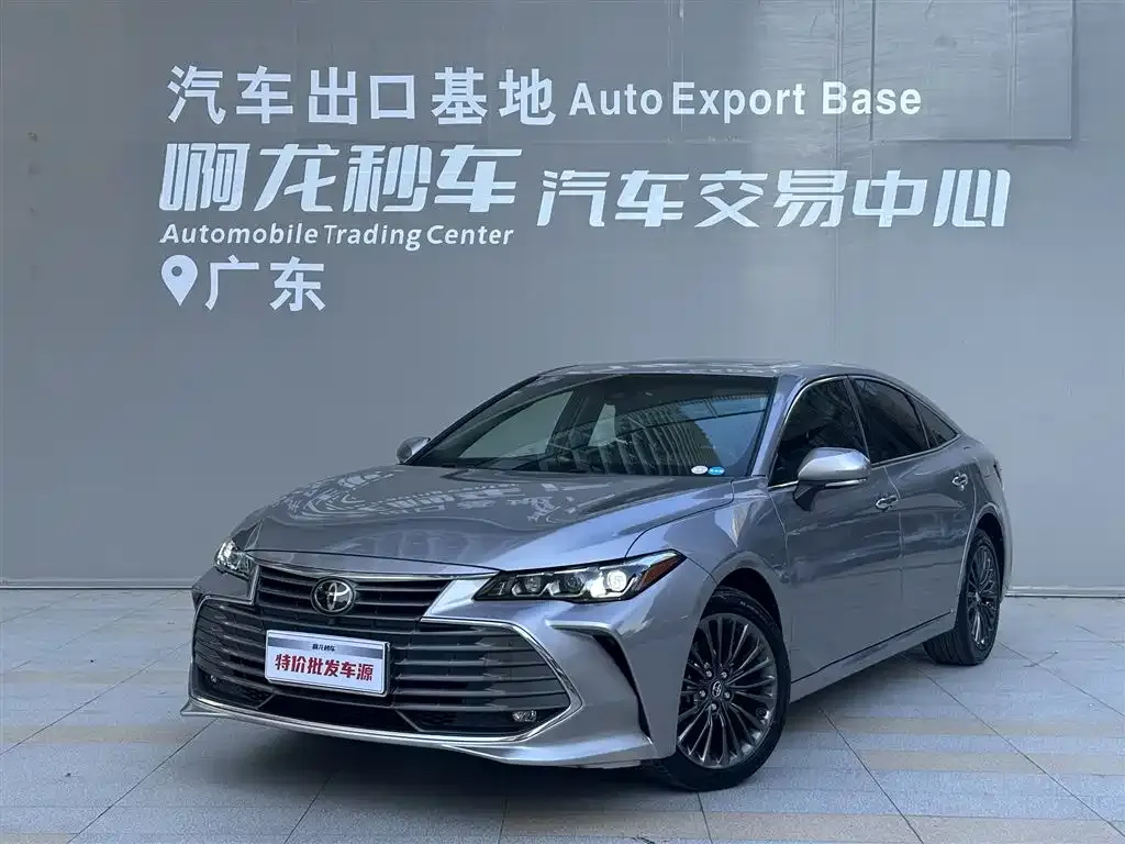 Toyota Avalon — фото 1