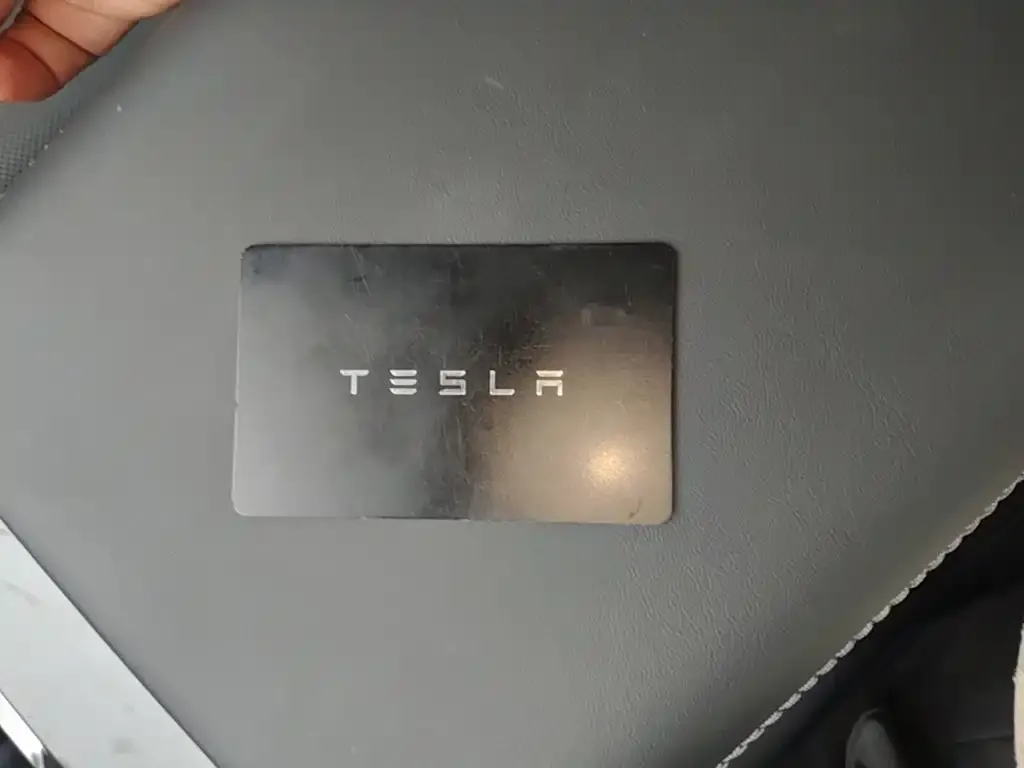 Tesla Model 3 — фото 2