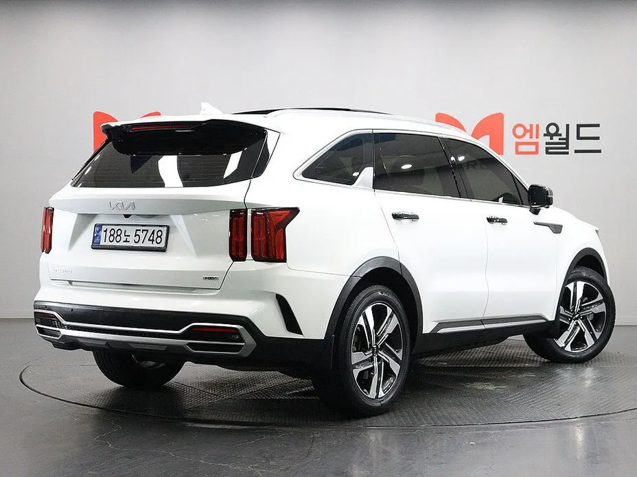 Kia Sorento — фото 7