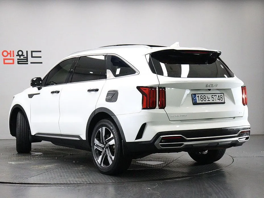 Kia Sorento — фото 9