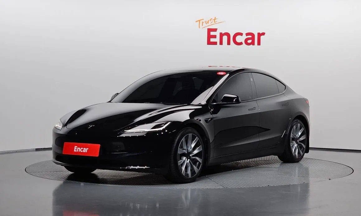 Tesla Model 3 — фото 1
