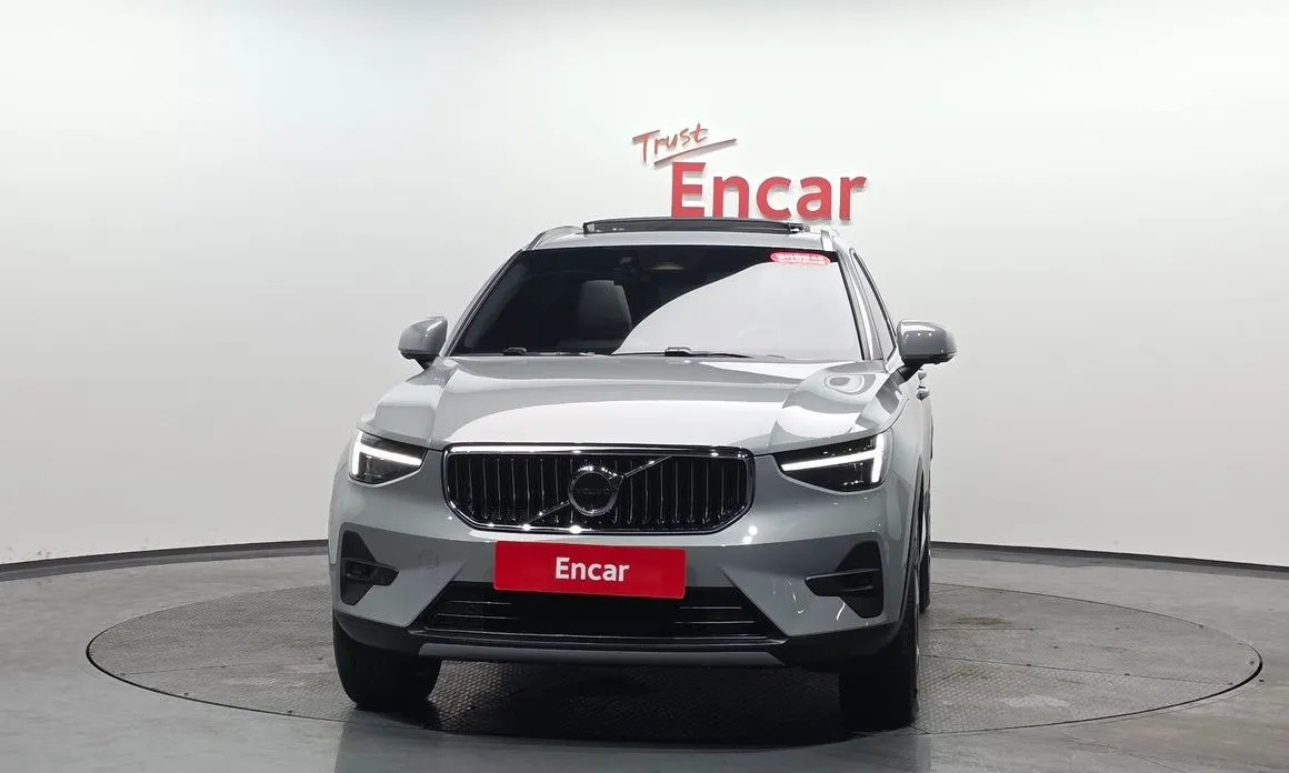 Volvo XC40 — фото 2