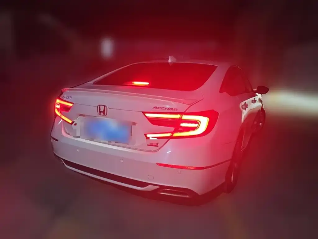 Honda Accord — фото 6