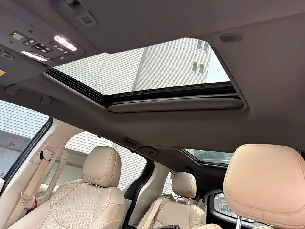Toyota Granvia — фото 6