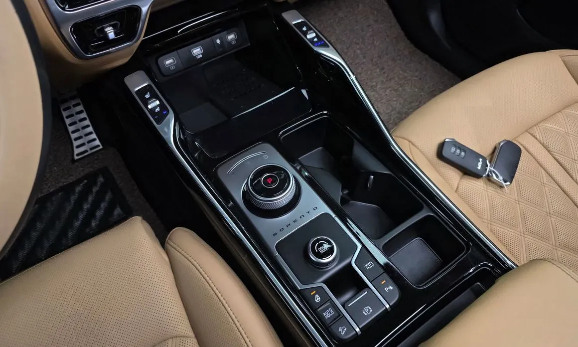 Kia Sorento — фото 9