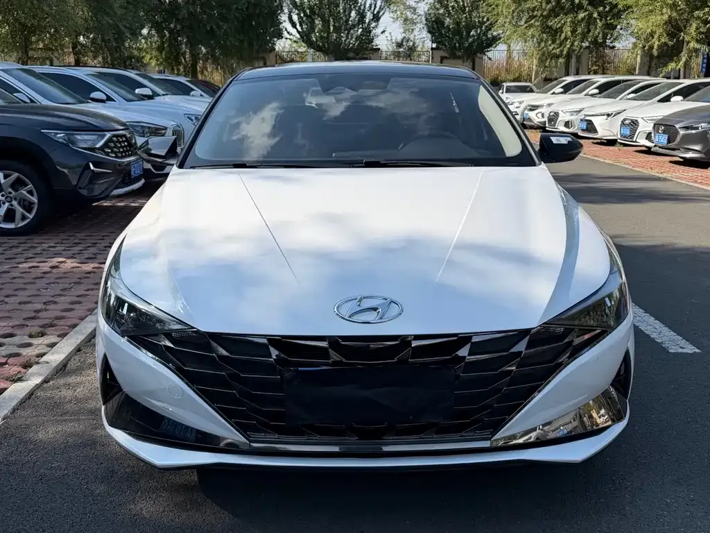 Hyundai Elantra — фото 4