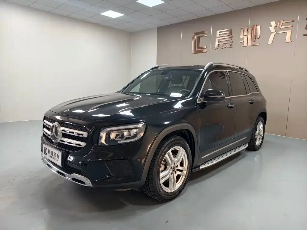 Mercedes-Benz GLB — фото 1