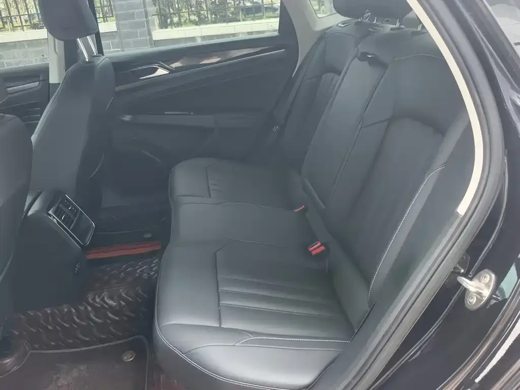 Volkswagen Passat — фото 5