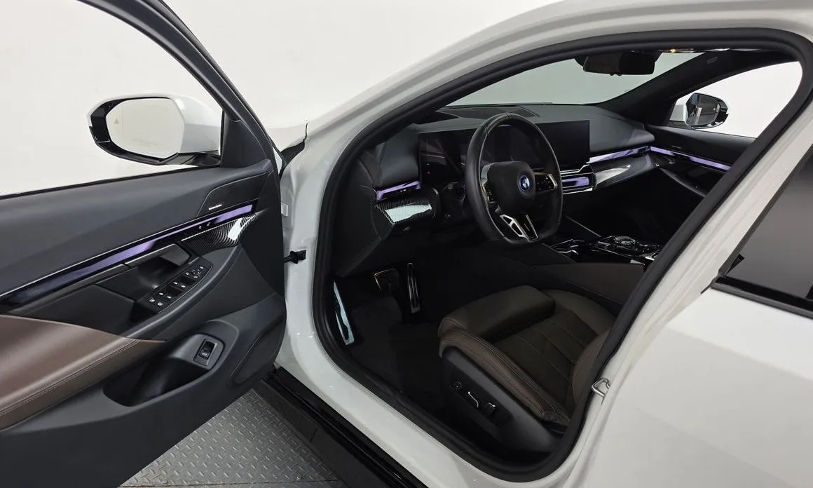 BMW i5 — фото 10