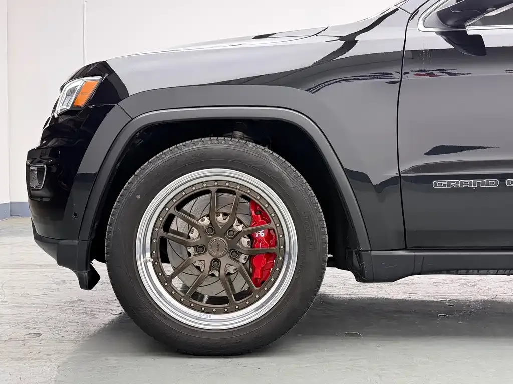 Jeep Grand Cherokee (Import) — фото 9