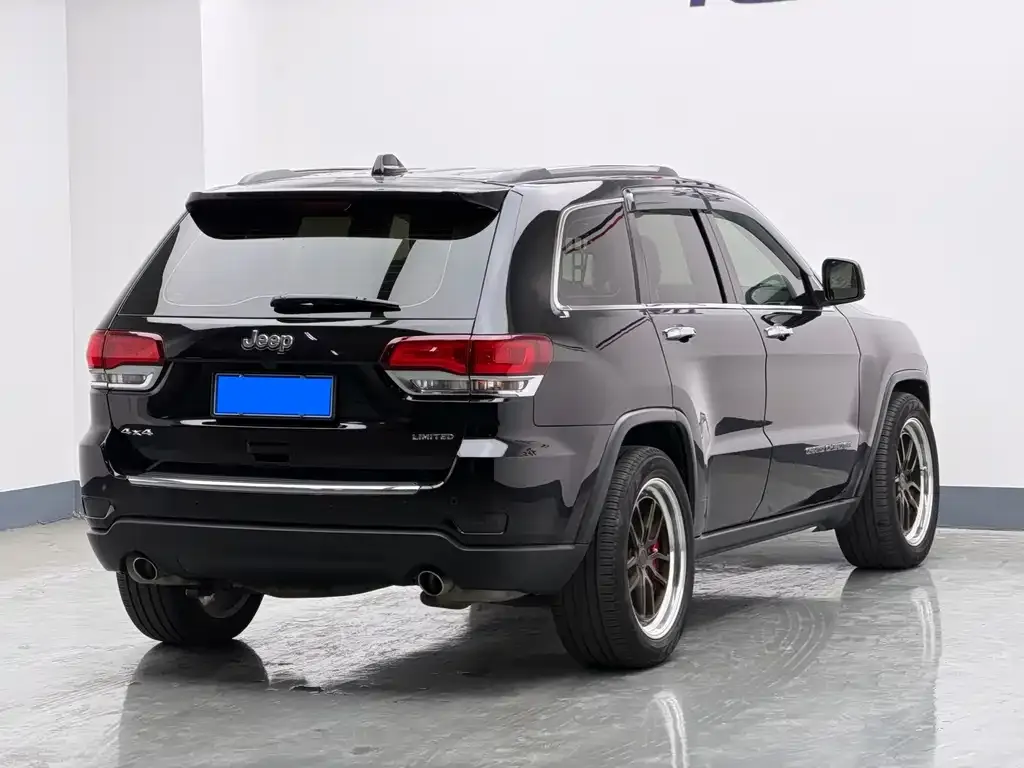 Jeep Grand Cherokee (Import) — фото 7