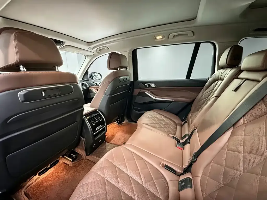 BMW X7 — фото 9