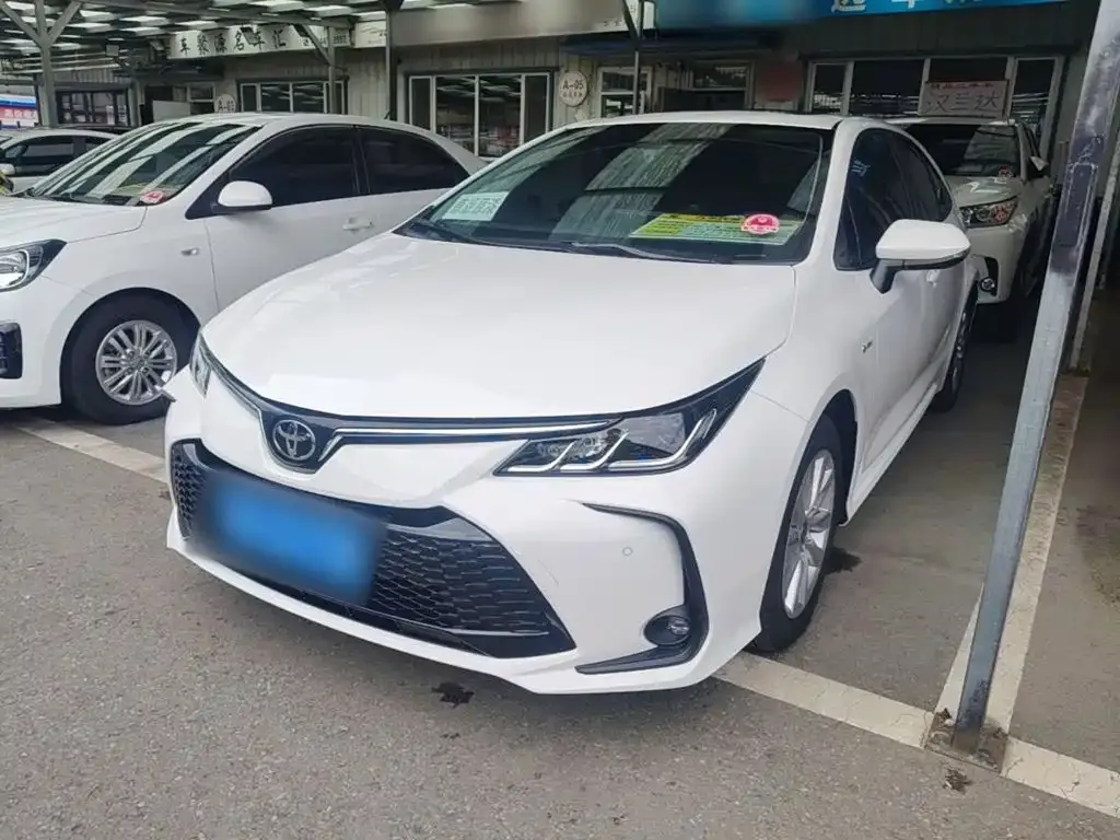 Toyota Corolla — фото 1