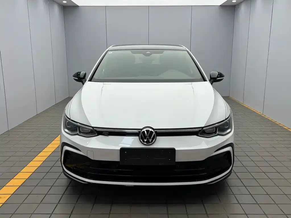Volkswagen Golf — фото 10