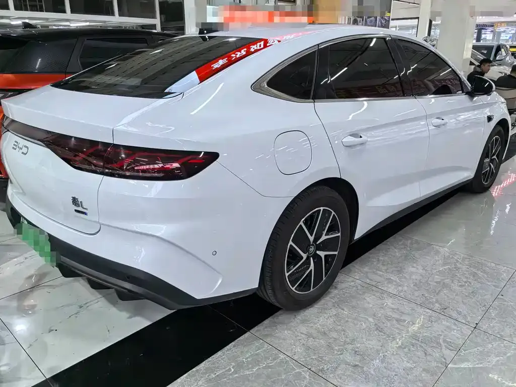 BYD Qin L — фото 9