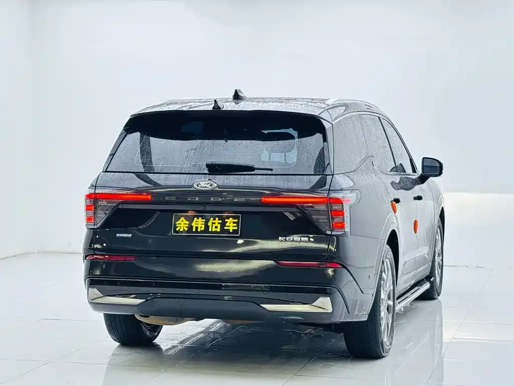 Ford Edge — фото 10