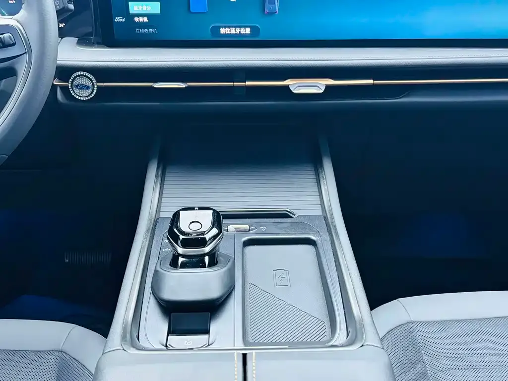 Ford Edge — фото 9
