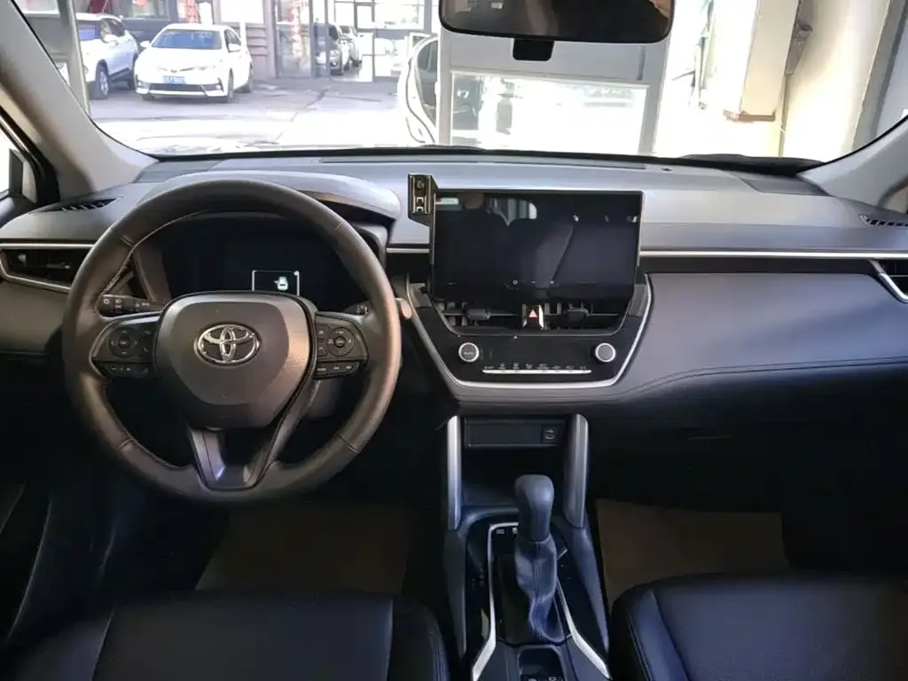 Toyota Corolla Cross — фото 2
