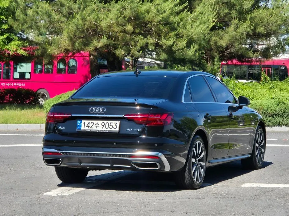 Audi A4 — фото 5