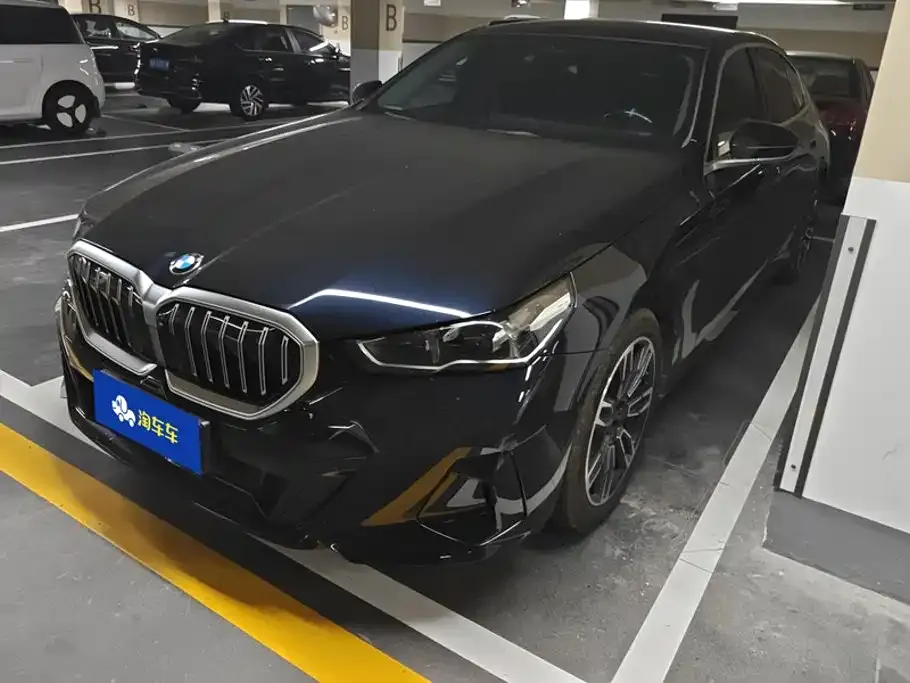 BMW 5 Series — фото 1