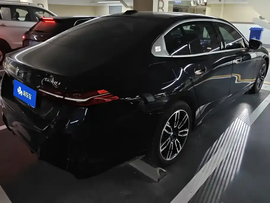 BMW 5 Series — фото 10