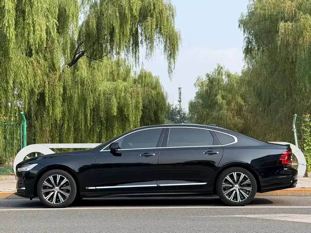 Volvo S90 — фото 10