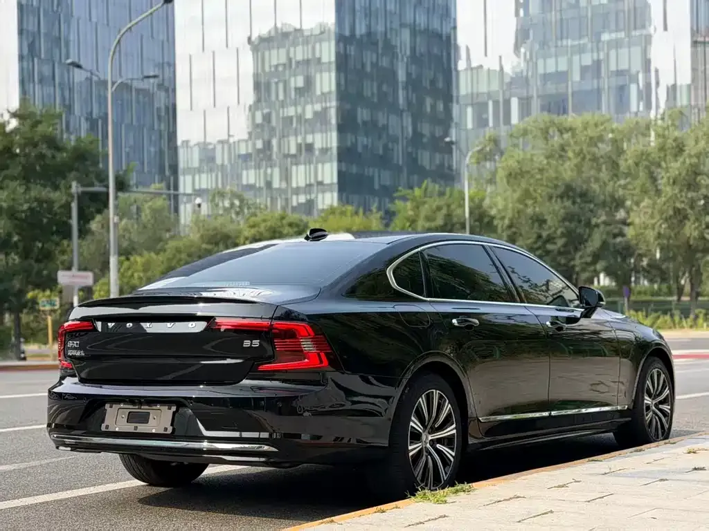 Volvo S90 — фото 3
