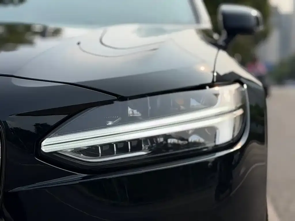 Volvo S90 — фото 2