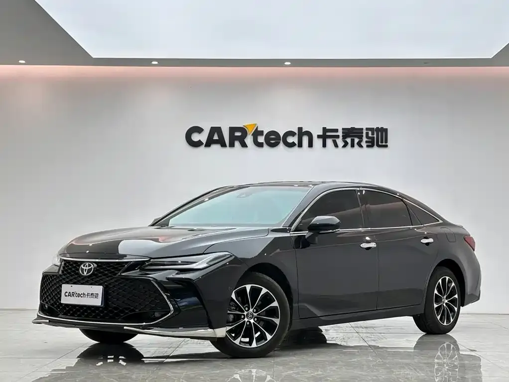 Toyota Avalon — фото 1
