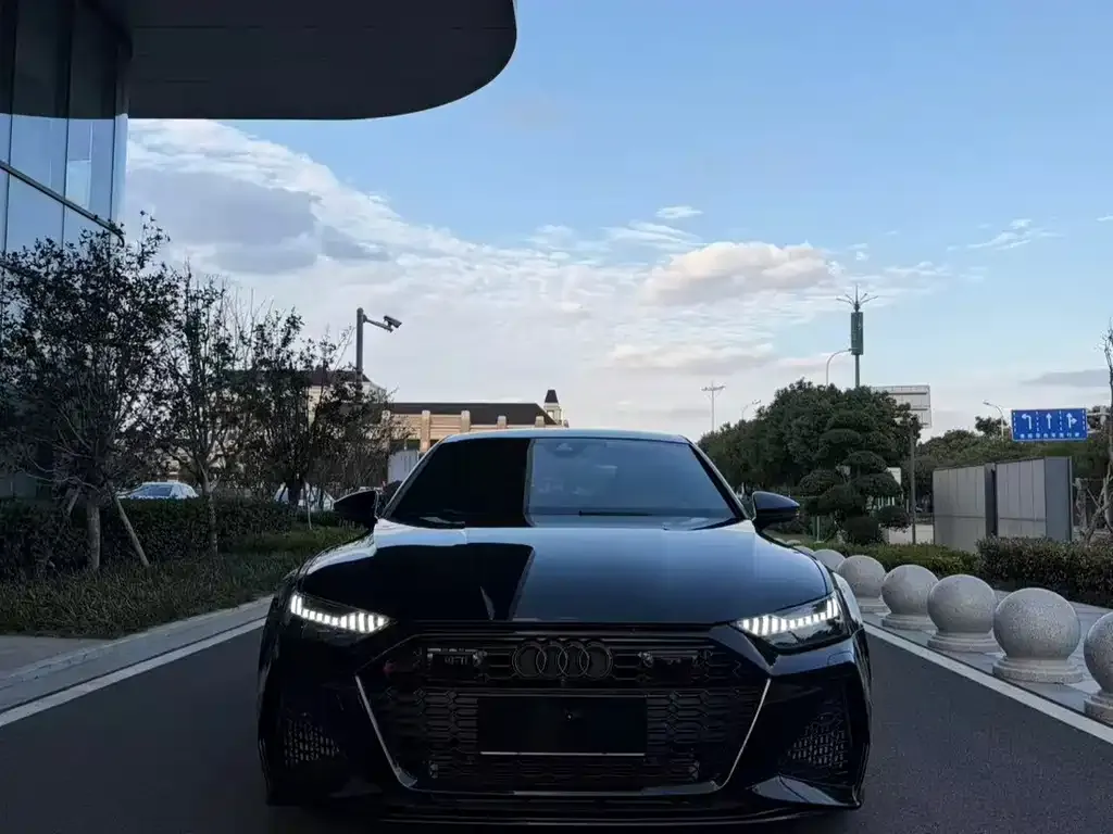 Audi RS 7 — фото 1