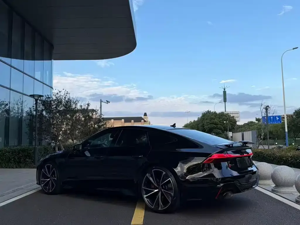 Audi RS 7 — фото 5