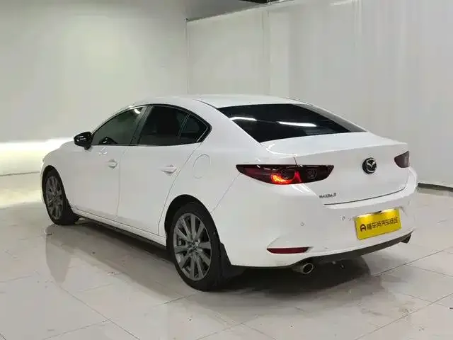 Mazda 3 Axela — фото 6