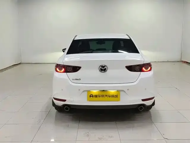 Mazda 3 Axela — фото 4