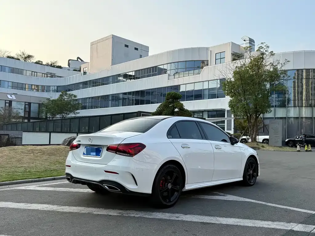 Mercedes-Benz A-Class — фото 10