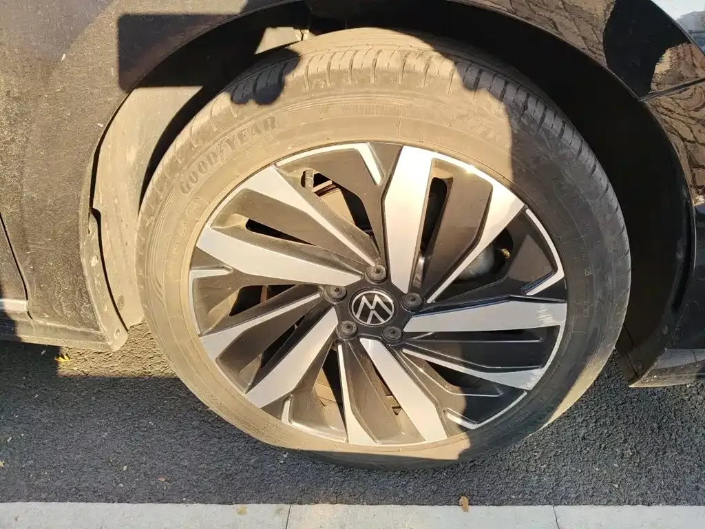 Volkswagen Passat — фото 10