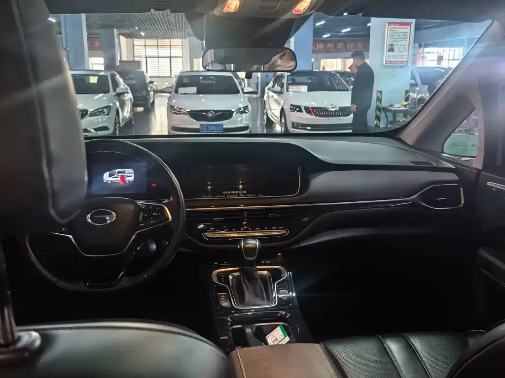 GAC Motor Trumpchi M6 — фото 10