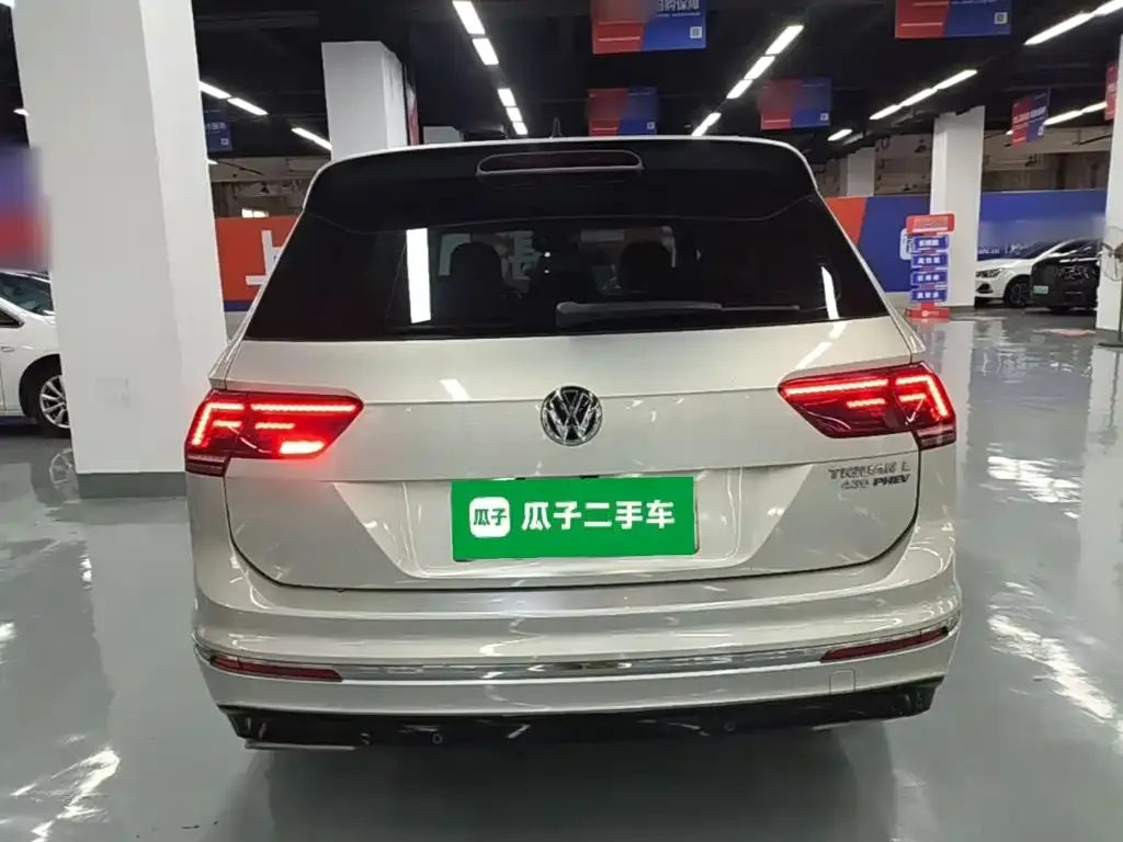 Volkswagen Tiguan L PHEV — фото 8