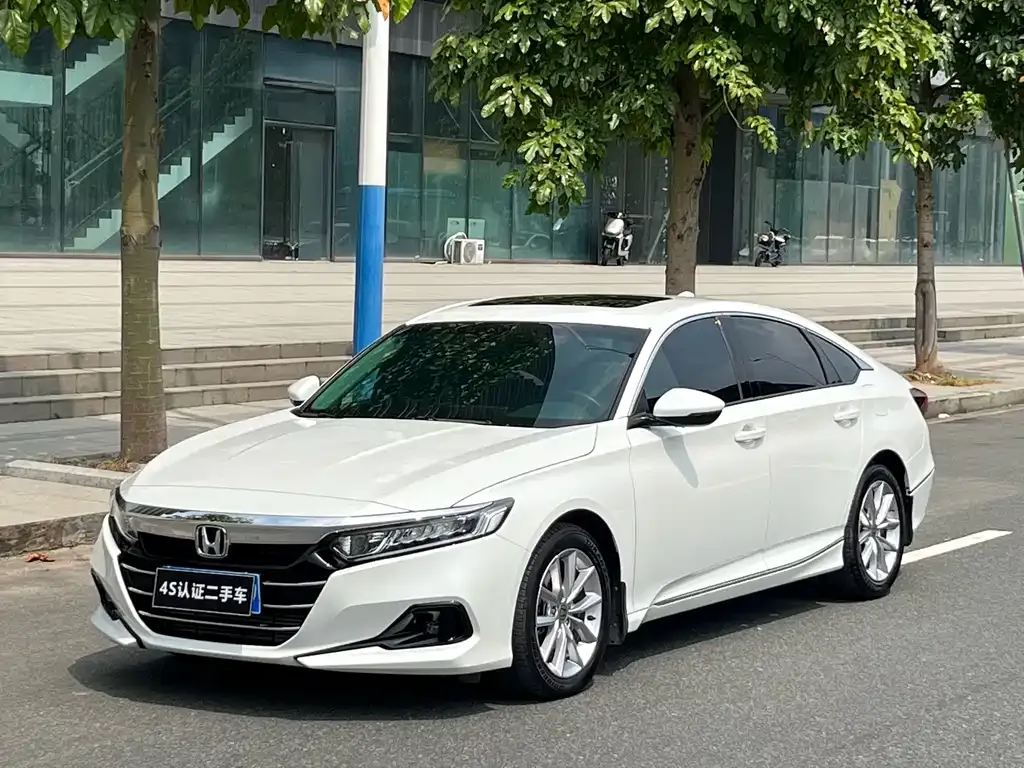 Honda Accord — фото 1